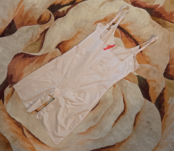 Spanx Thinstints 2.0 Open Bust Bodysuit